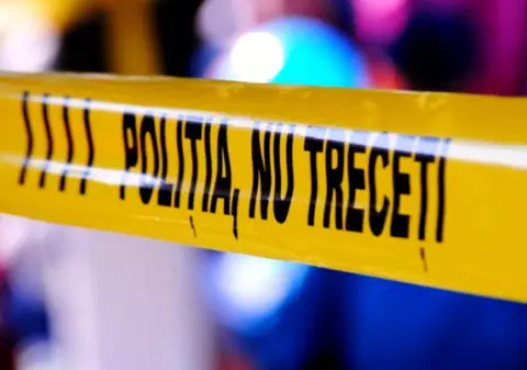 Bărbat din Galați, găsit cu gâtul tăiat în propria casă. Suspectul principal e un om al străzii