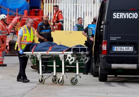 Muncitori români, implicați într-un accident tragic în Portugalia. Unul a murit după ce a zburat prin parbrizul microbuzului