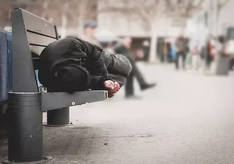 Măsura unei societăţi o dă felul în care-i protejează pe cei vulnerabili, iar România riscă să rămână corigentă