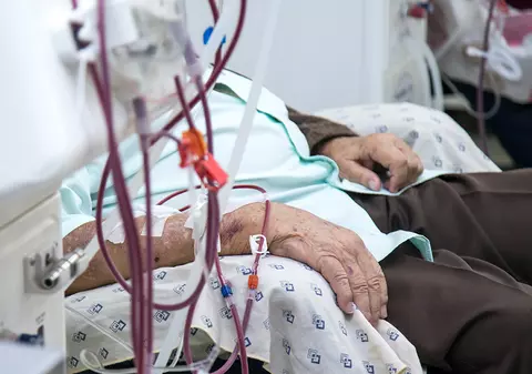 Efectele vaccinării anti-COVID în rândul pacienților care fac dializă la Iași. Medic nefrolog: „Apare o imunitate de grup”