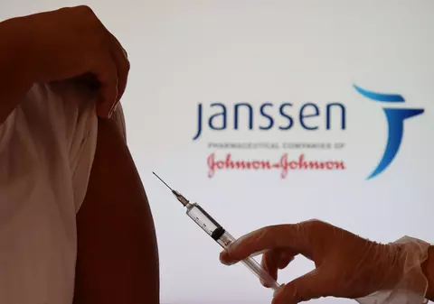 Johnson & Johnson amână livrarea vaccinului anti-COVID în Europa