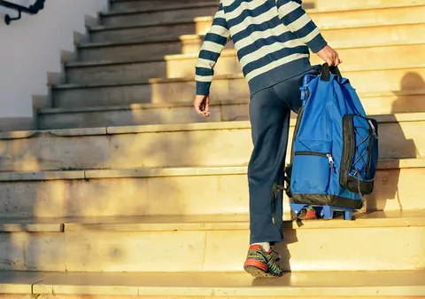 Poveștile a cinci elevi care au abandonat școala, spuse de învățătoarea lor: „Într-o zi, Mario nu a mai venit. A rămas în catalog până la finalul anului”