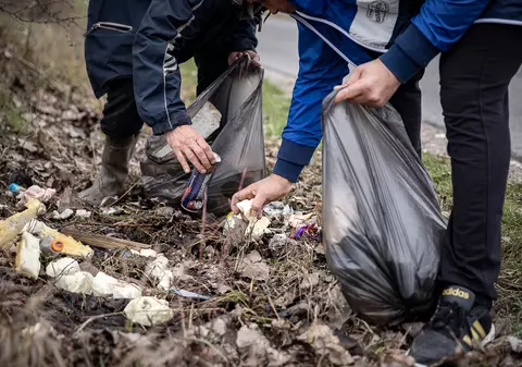 RAPORT | Doar 10% din deșeuri se colectează separat în România, iar Garda de Mediu dă sancțiuni prea blânde