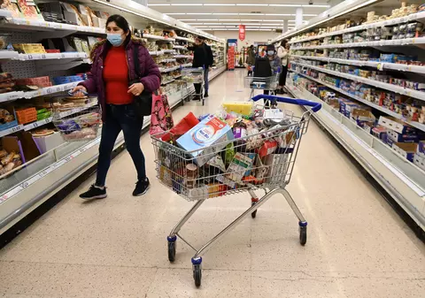 Supermarketurile din Marea Britanie cer taxă de 1% pe vânzările magazinelor online, pentru „echitate”