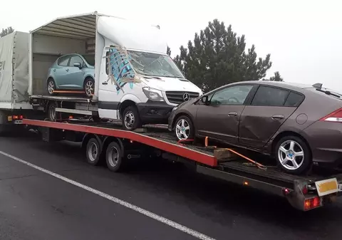 Doar o neregulă la platforma din imagine, care se pregătea să intre în România, au găsit polițiștii maghiari. Șoferul, lăsat să meargă mai departe