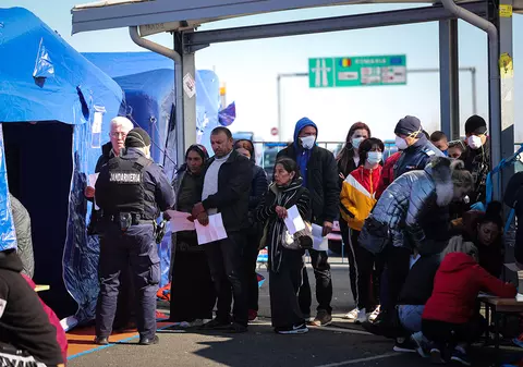 Triajul în vămile din vestul țării, după adoptarea noilor restricții: 2 angajați DSP la 800 de persoane. Cum vrea șeful DSP Arad să rezolve situația