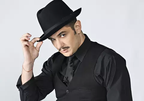 Actorul Vlad Drăgulin intră în echipa „iUmor 10”. „Este spectacolul din spatele spectacolului”