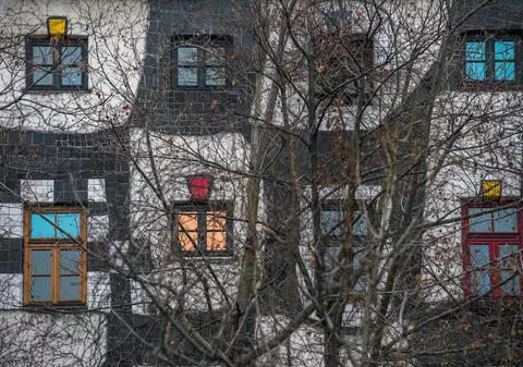 Trupul unui bărbat mort din Viena, ”uitat” timp de două luni de pompele funebre în apartamentul lui