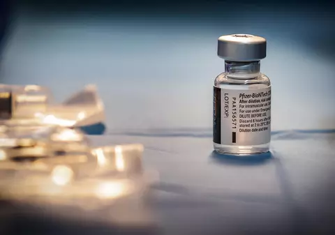 Uniunea Europeană a încheiat un nou acord cu Pfizer pentru 300.000.000 de doze suplimentare de vaccin anti-Covid