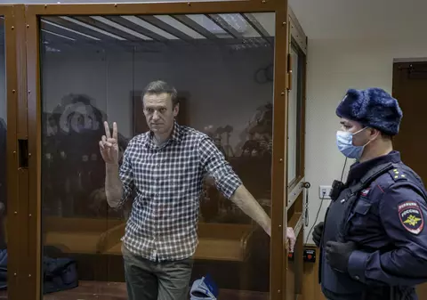 Cauza morții lui Navalnîi în închisoare este deja avansată de presa rusă, fidelă portavoce a Kremlinului