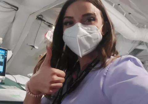 Studentă la Medicină și voluntară la un centru de vaccinare din Constanța: „Mulți oameni vor să se vaccineze, vin și întreabă dacă au rămas doze”