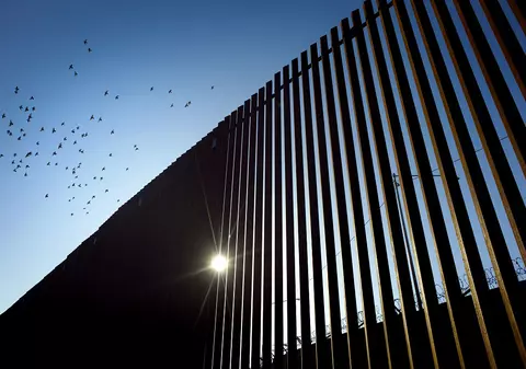 Biden a anulat finanțarea pentru zidul lui Trump de la granița dintre SUA și Mexic