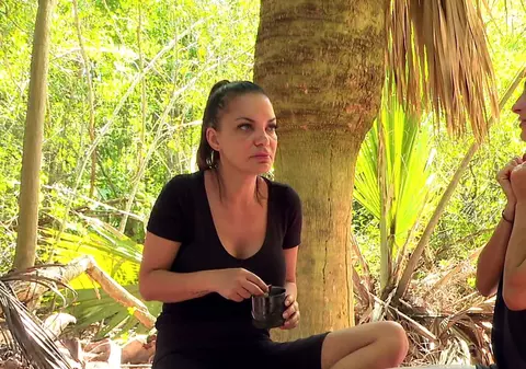 Andreea Antonescu, jignită de colegii de la „Survivor România”. S-au dezlănțuit la adresa artistei. „Ești cea mai îmbârligătoare, ești cea mai falsă”