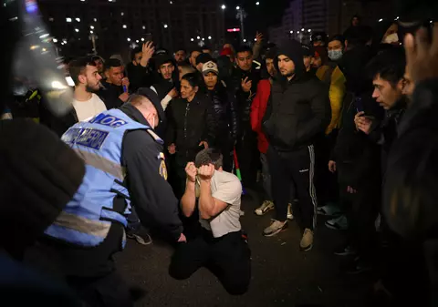 Agenția americană AP, după protestele antirestricții din țară: Oameni în stradă, în timp ce numărul pacienților de la ATI a ajuns la un nivel record