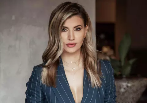 Cove și Lora au o nouă colegă la „Vorbește lumea”. Anamaria Ionescu, soția lui Tudor de la Fly Project, are propria rubrică