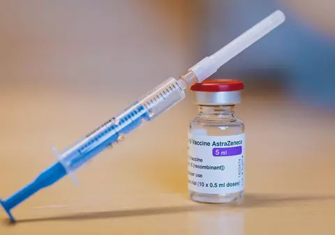 Spania a reluat vaccinările cu AstraZeneca