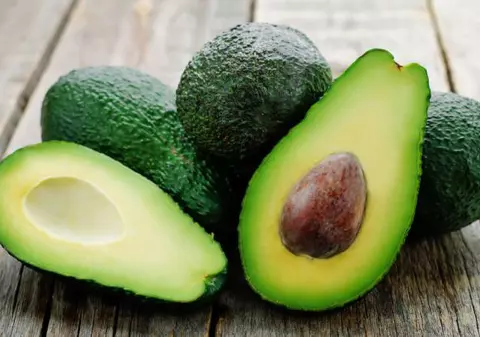 Avocado contaminat cu metale grele, retras dintr-un lanț de magazine