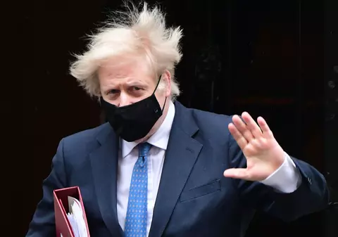 Premierul britanic Boris Johnson anunță că se va vaccina ”foarte curând” cu AstraZeneca