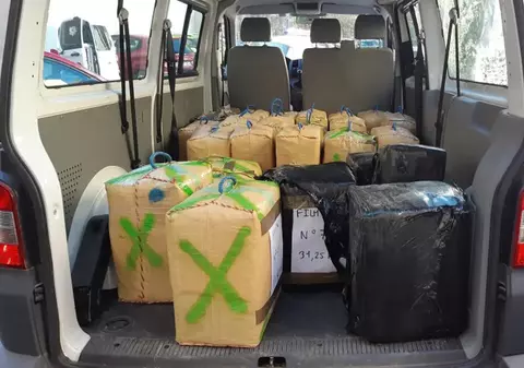 Șofer român de TIR, prins cu droguri de 8,3 milioane € în camion, când se întorcea din Spania