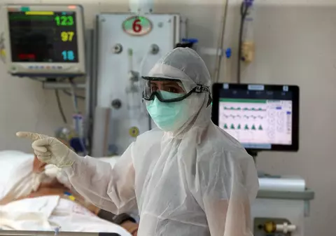 Aproape 4.000 de infectări și 120 de decese COVID în ultimele 24 de ore în România. Număr fără precedent de pacienți la ATI