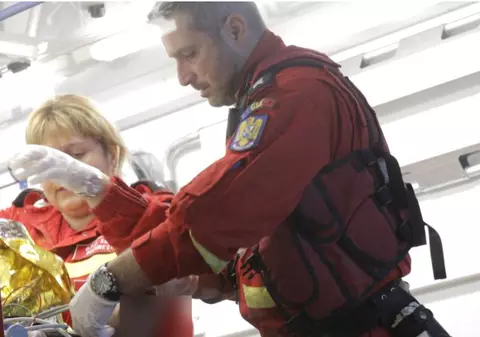 Fetița de 2 ani care a suferit arsuri după ce a vărsat oala cu ciorbă nu va fi transferată la București. Medic: „Hopul pentru acest copil nu este trecut”