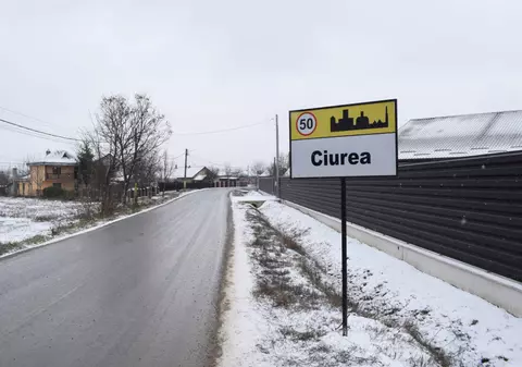 Un elev din județul Iași a fost lovit de tatăl unui coleg chiar în sala de clasă. Bărbatul a fost reținut pentru 24 de ore
