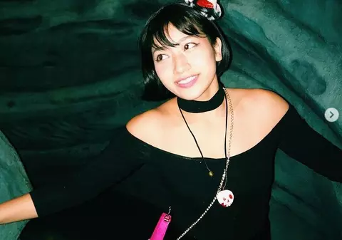 Sinuciderea unei vedete Netflix în Japonia, victimă a abuzurilor online, a adus emoție, dezbateri și o amendă de 80 de dolari