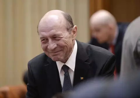 Un frate, un tată, un coleg de partid, un președinte de țară: Petrov