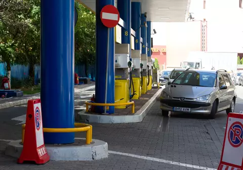 Benzina și motorina s-au scumpit în ultimele două luni cu 10%. Care sunt cauzele