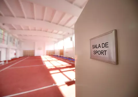 Ministrul educației: „Nu există state europene care să oblige la purtarea măștii în orele de sport”