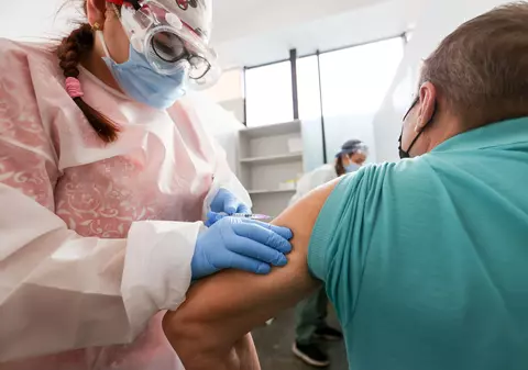 Recorder: Peste 4.000 de persoane din etapa a III-a, a populației generale, vaccinate mai devreme decât ar fi avut dreptul