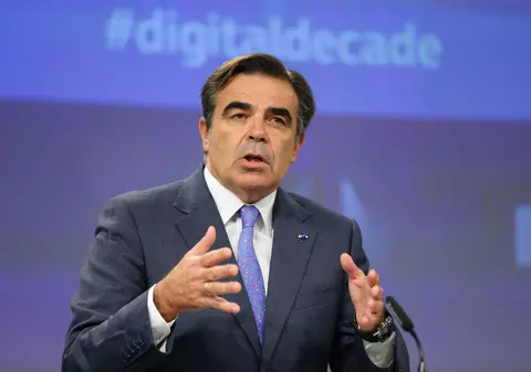 Comisia Europeană va prezenta luna aceasta „pașaportul COVID”, care va permite călătoriile în UE