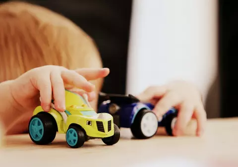 (Publicitate) Care sunt beneficiile jucăriilor senzoriale