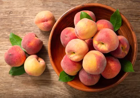 Piersici - beneficii, proprietăți și rețete dulci cu piersici