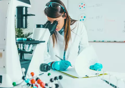 Un bărbat din Marea Britanie s-a vindecat de HIV, după ce a urmat un tratament pentru cancer