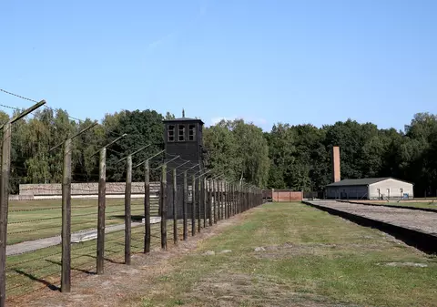 Un bărbat de 96 de ani, despre care există dovezi că a fost  gardian nazist, este considerat inapt pentru proces