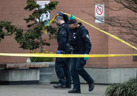 Atacuri cu armă albă în Vancouver. O persoană a murit și alte cinci sunt rănite. Suspectul a fost reținut de poliția canadiană