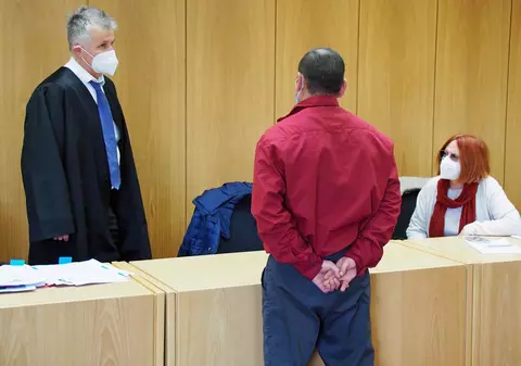 Un român a izbucnit în plâns când i-au fost scoase cătușele de la glezne, în sala de judecată din Germania. Stătea nevinovat în închisoare de peste trei luni