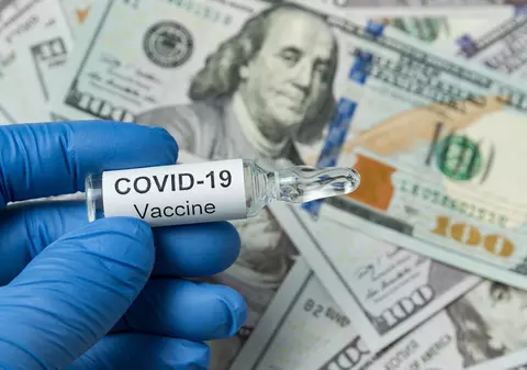 Cum încearcă sistemul să ne convingă că vaccinul fără profit nu e bun