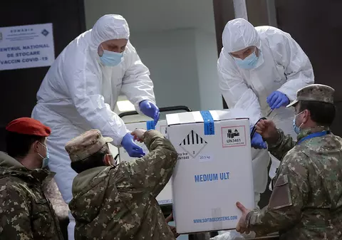 România renunță la câteva milioane de doze de vaccin anti-COVID, din cauza scăderii ratei de imunizare