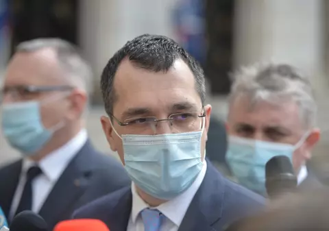 Vlad Voiculescu: "Încă mai este timp ca premierul să se ocupe de problemele României"