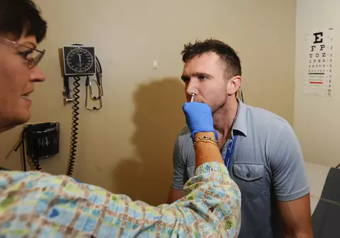 Vaccin anti-COVID-19 sub formă de spray nazal, dezvoltat de cercetători în Finlanda