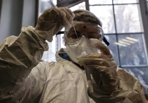 O nouă tulpină a coronavirusului, detectată în regiunea franceză Bretania