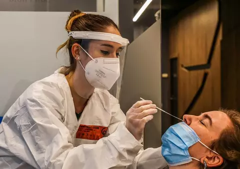 Spania impune prezentarea unui test PCR negativ la intrarea din Franța