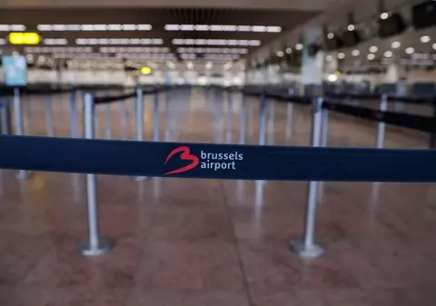 Comisia Europeană, surprinsă de hotărârea Belgiei de a prelungi interdicţia asupra călătoriilor neesenţiale