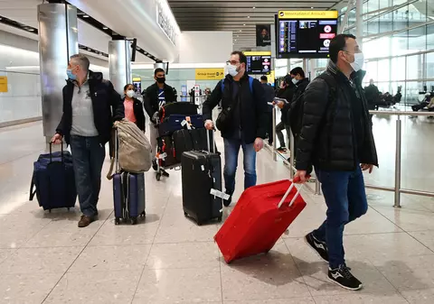 Amendă de 5.000 de lire sterline pentru englezii care pleacă în străinătate fără a avea un motiv întemeiat