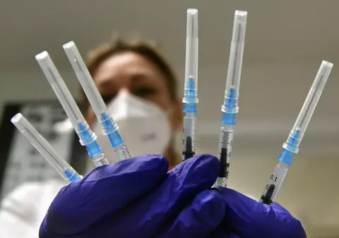 STUDIU | Vaccinul Pfizer, eficacitate de 97% împotriva cazurilor simptomatice şi a formelor grave de COVID-19