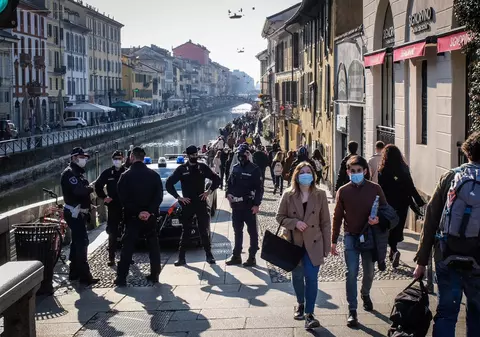 De ce cred mai mulți experți că Europa a ratat șansa de a opri al treilea val al pandemiei și de ce SUA privește cu teamă situația de aici