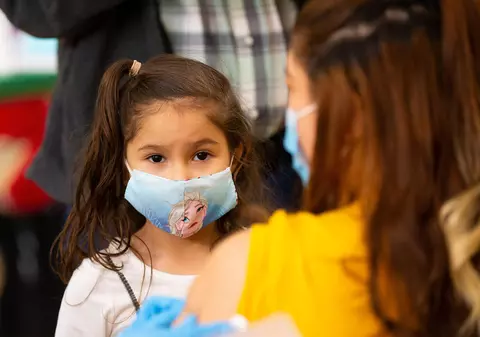 Moderna anunță că a început să testeze vaccinul său anti-COVID-19 pe câteva mii de copii