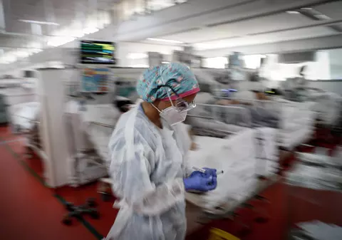 Brazilia a depășit pragul de jumătate de milion de morți din cauza COVID